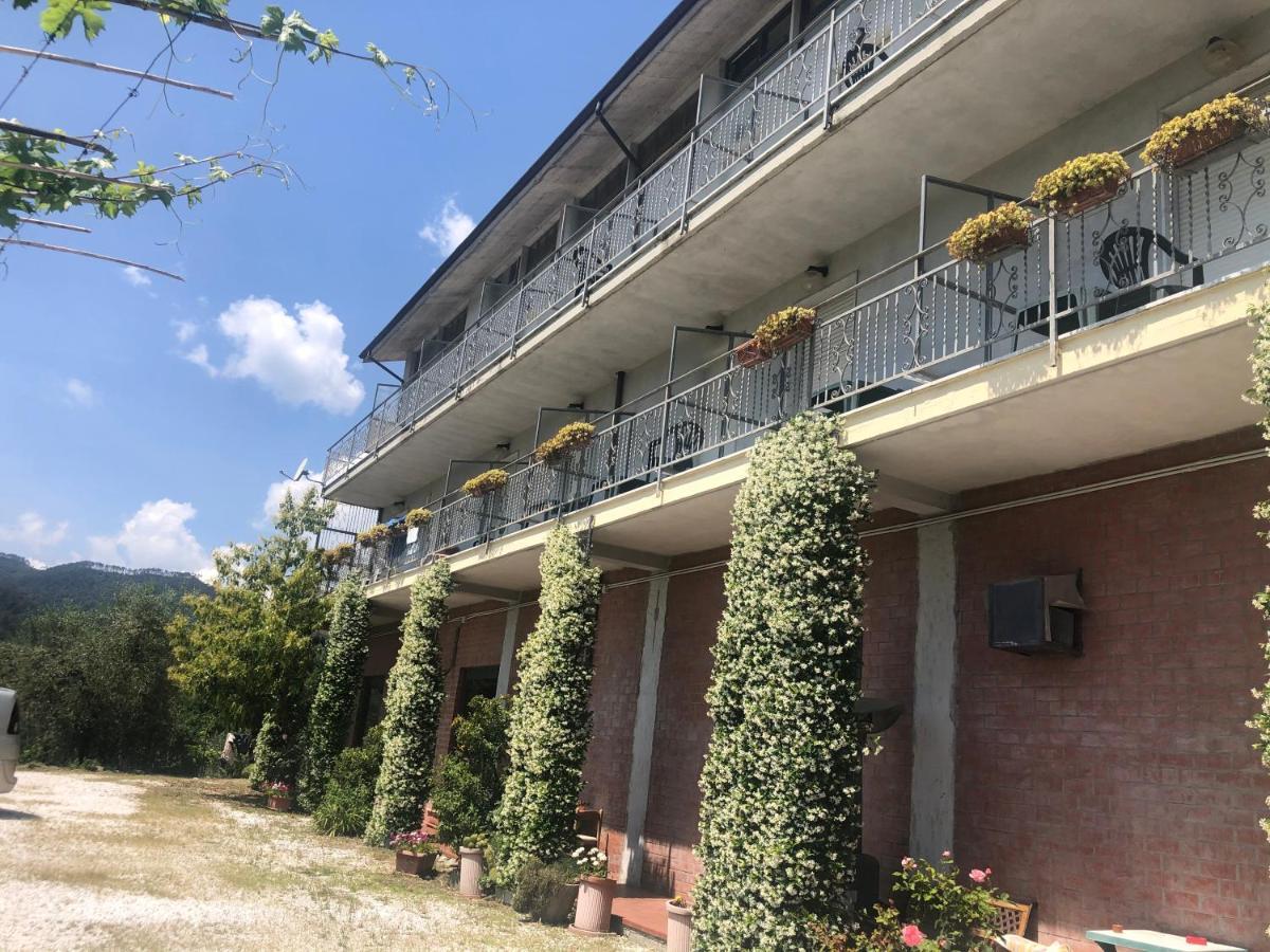 Albergo Ristorante La Greppia Montedivalli Chiesa Εξωτερικό φωτογραφία