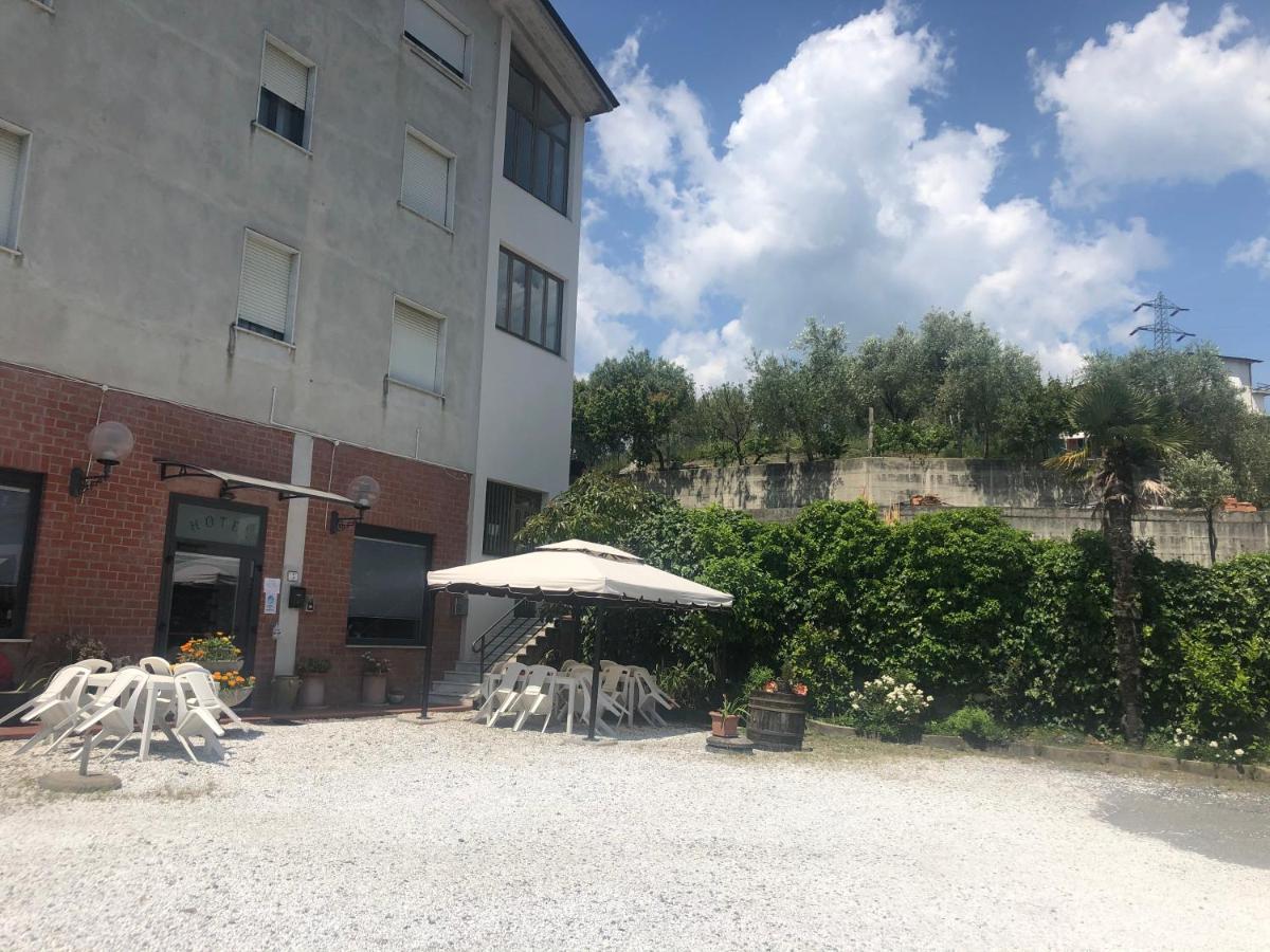 Albergo Ristorante La Greppia Montedivalli Chiesa Εξωτερικό φωτογραφία