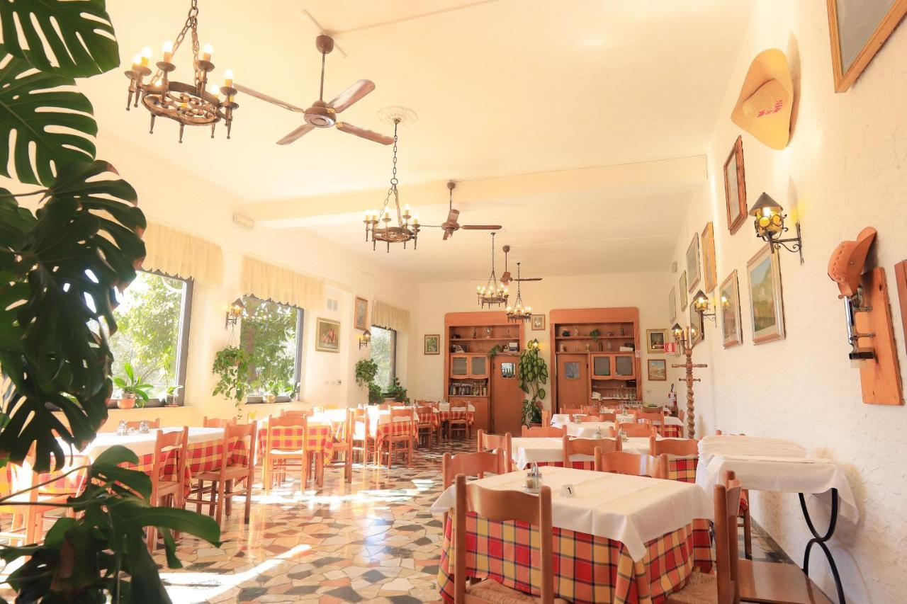 Albergo Ristorante La Greppia Montedivalli Chiesa Εξωτερικό φωτογραφία