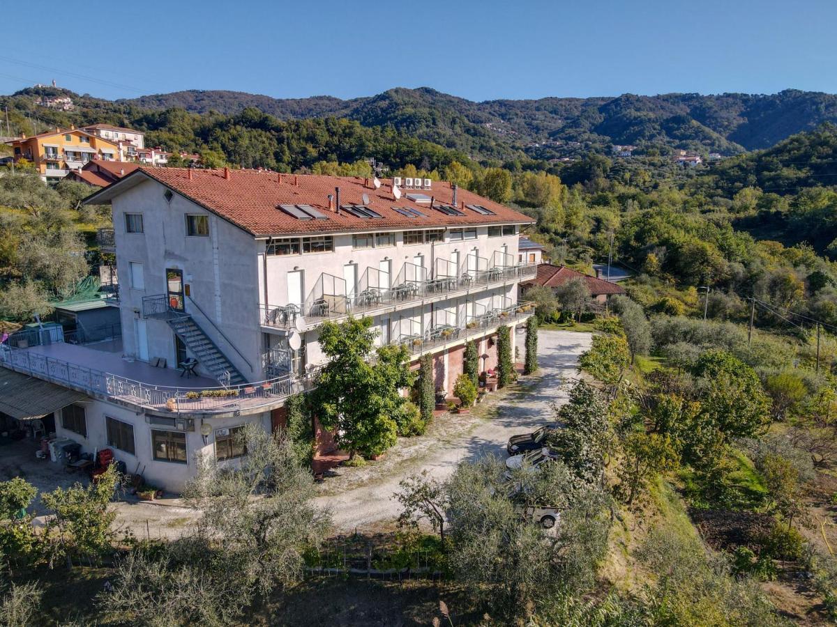 Albergo Ristorante La Greppia Montedivalli Chiesa Εξωτερικό φωτογραφία