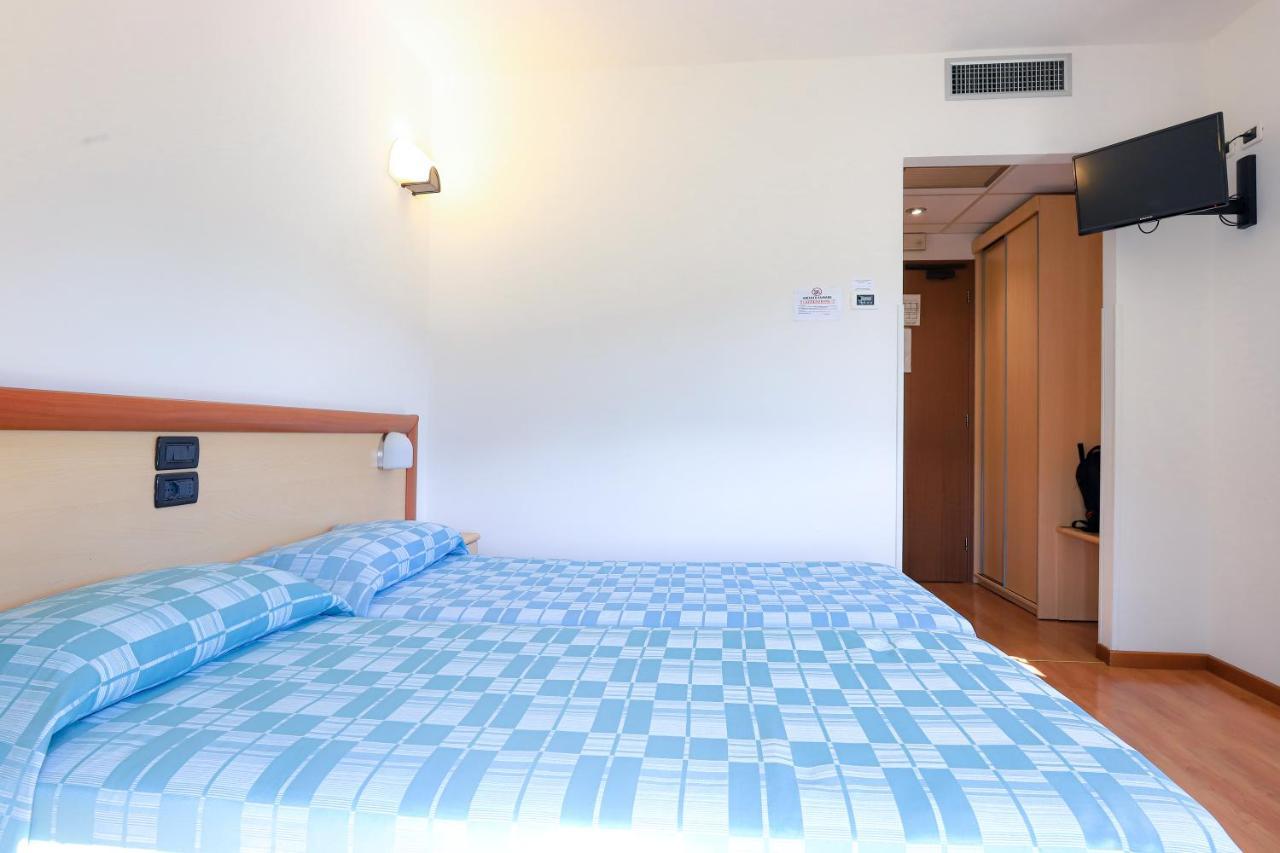 Albergo Ristorante La Greppia Montedivalli Chiesa Εξωτερικό φωτογραφία