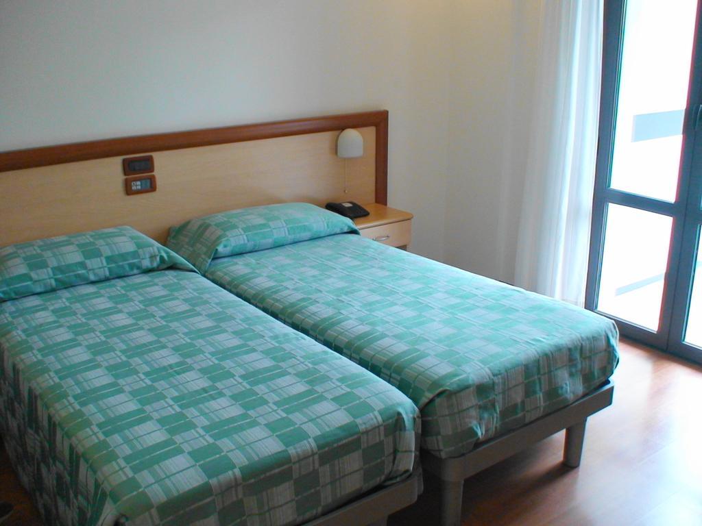 Albergo Ristorante La Greppia Montedivalli Chiesa Εξωτερικό φωτογραφία