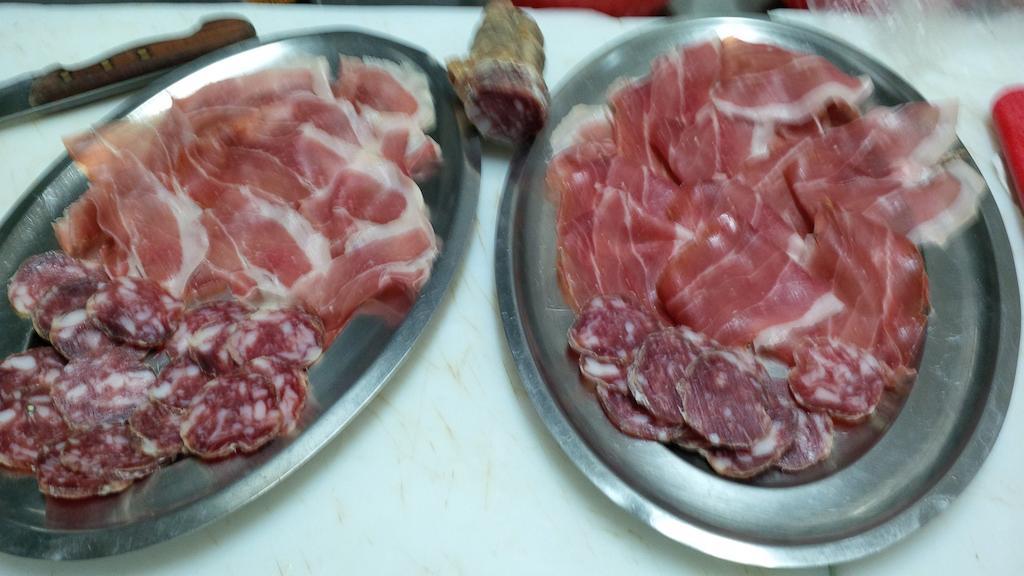 Albergo Ristorante La Greppia Montedivalli Chiesa Εξωτερικό φωτογραφία